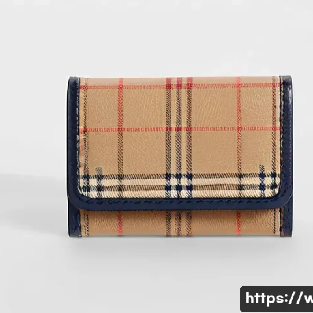 버버리 빈티지 체크 지갑 추천 - A close-up image of a luxurious Burberry vintage check card wallet showcasing the classic beige chec...